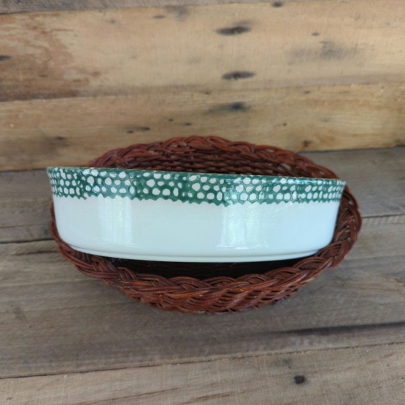 Vintage 1995 Stoneware Cow Casserole Dish by Teamson with Serving Basket - Picture 7 of 11